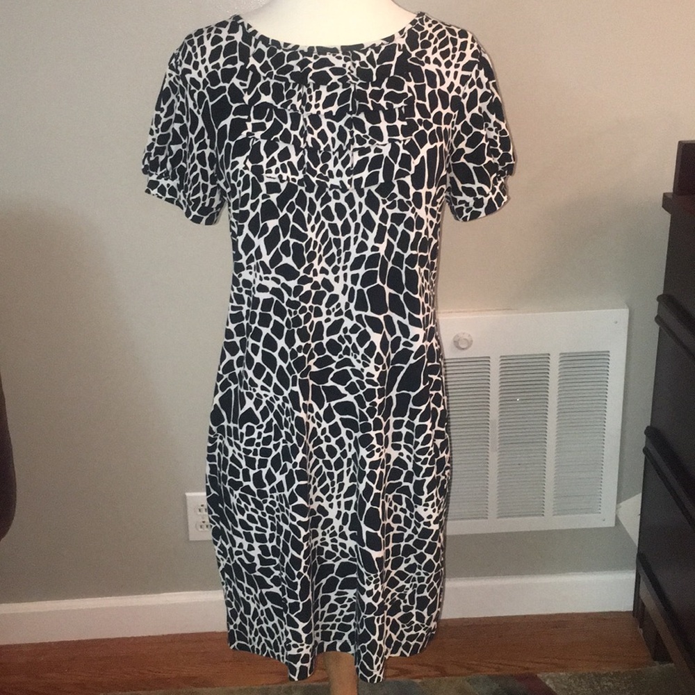 Black and white pattern dress